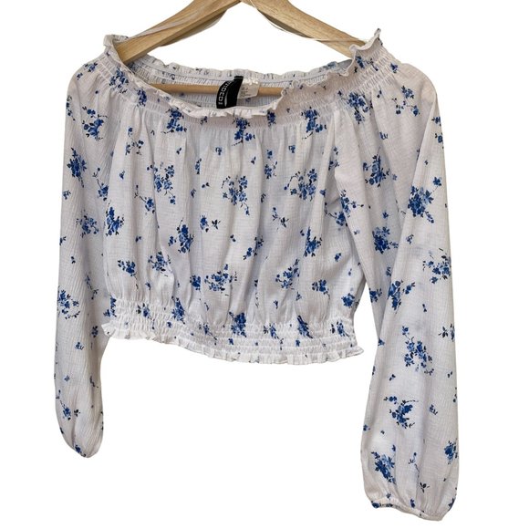 3/$30 ✿ H&M White Blue Floral Off The Shoulder Cropped Peasant Blouse Size S - Picture 2 of 6